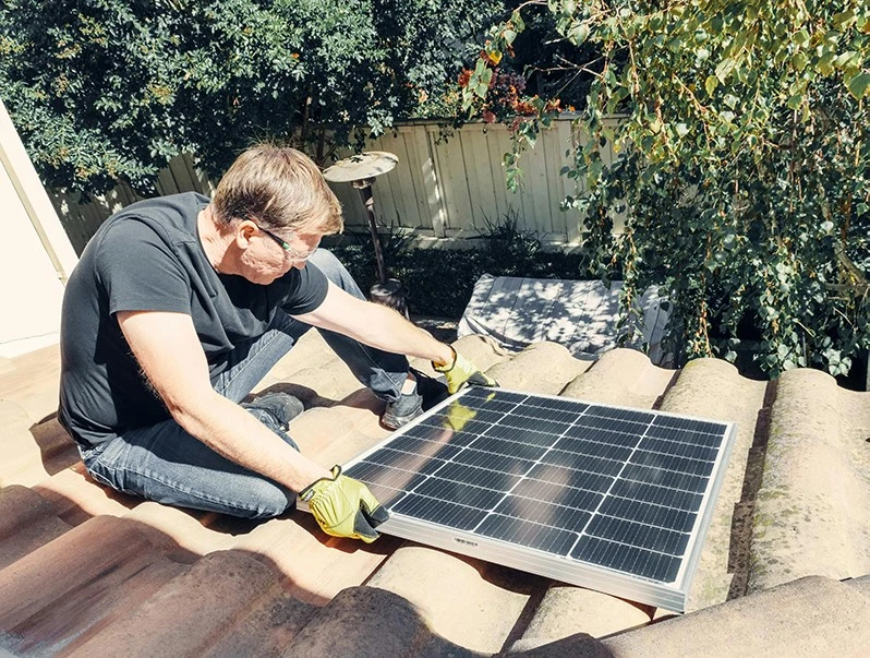 Solar Panel Roof Rack Installation Scene02 Solar Panel Roof Rack Installation Scene02