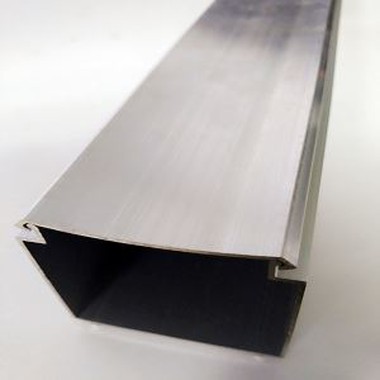 Pengeluar Tenaga Solar Dulang Saluran Kabel