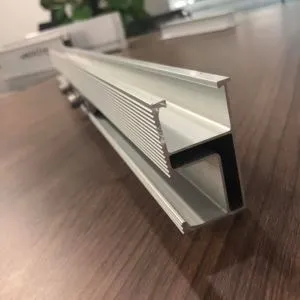 Kurungan pemasangan PV Solar yang disesuaikan